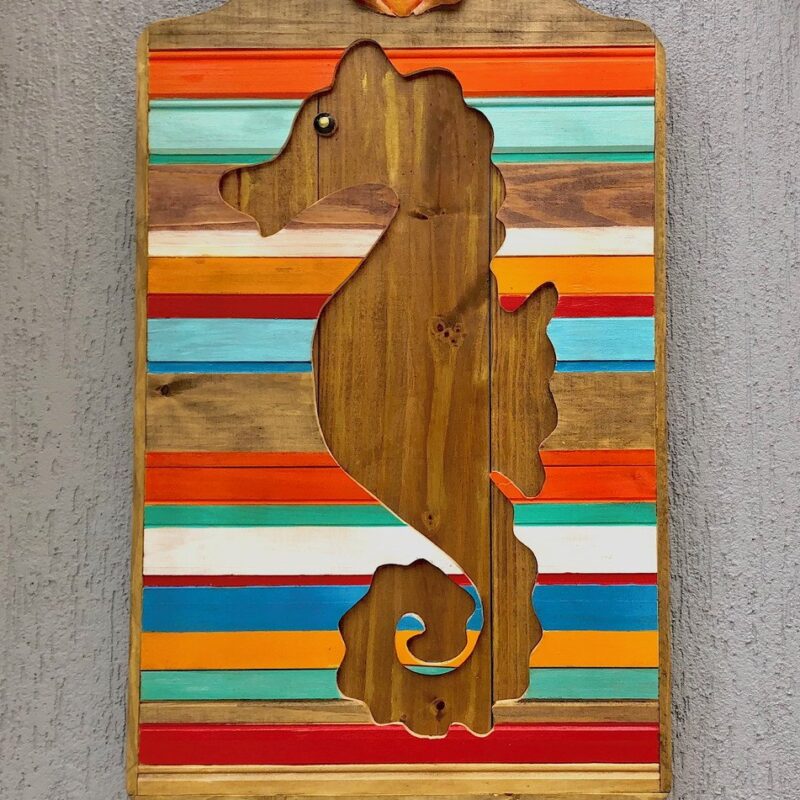 Quadro Rústico em Madeira - Cavalo Marinho - 45cm x 76cm