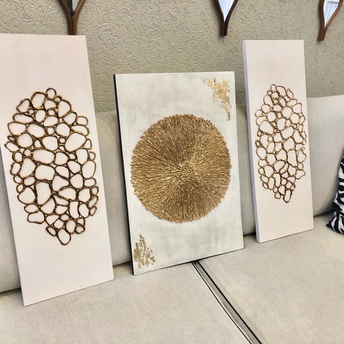 Jogo de Quadros de Madeira - Textura e Detalhes Dourados e Relevo - 100cm x 70cm montado - Imagem 5