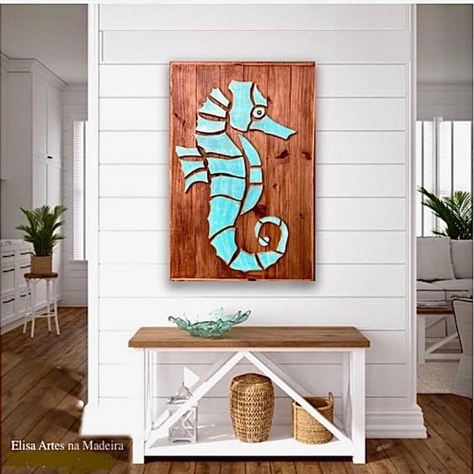 Quadro Rústico em Madeira - Cavalo Marinho - 62cm x 92cm