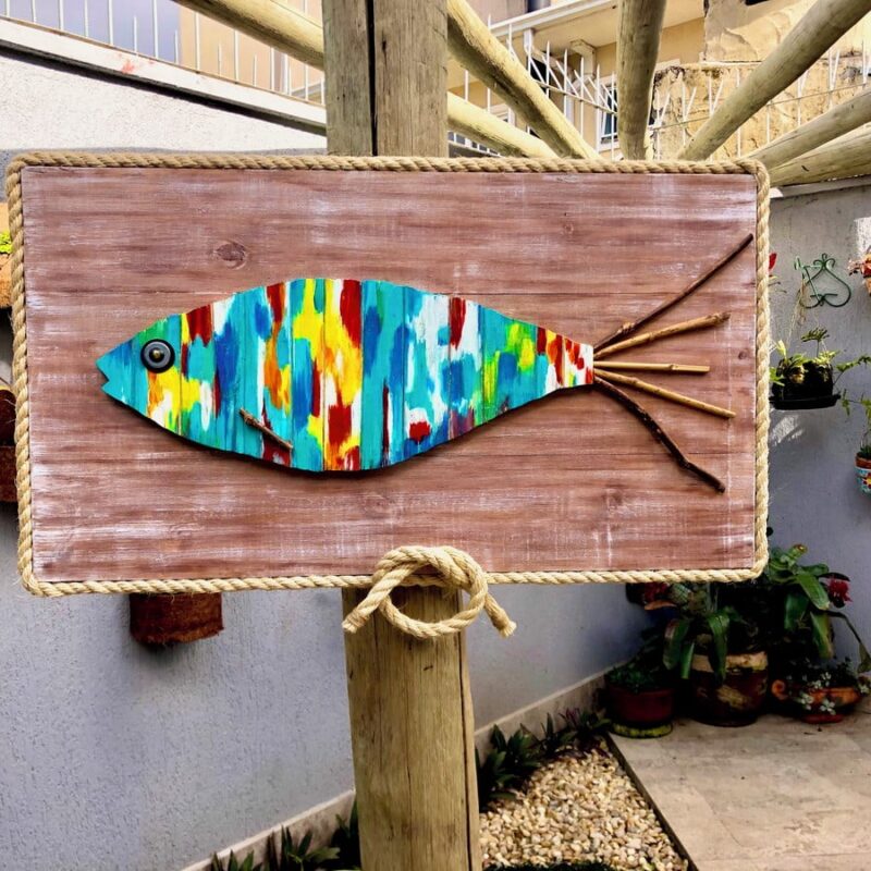 Quadro Rustico em Madeira - Peixe Colorido - 95cm x 55cm