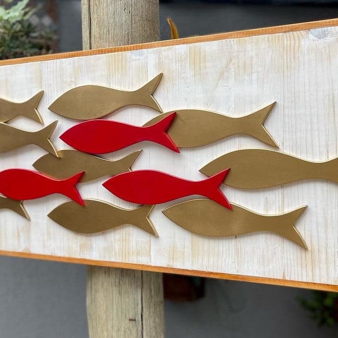 Quadro Rústico em Madeira - Peixes Vermelhos - 120cm x 40cm - Imagem 3